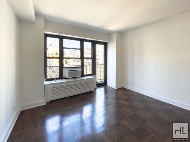 EAST 35 STREET in New York, NY - Building Photo - Building Photo
