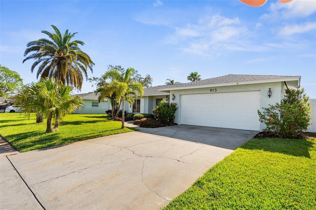 913 64th St W in Bradenton, FL - Building Photo