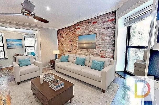 325 E 5th St in New York, NY - Building Photo - Building Photo
