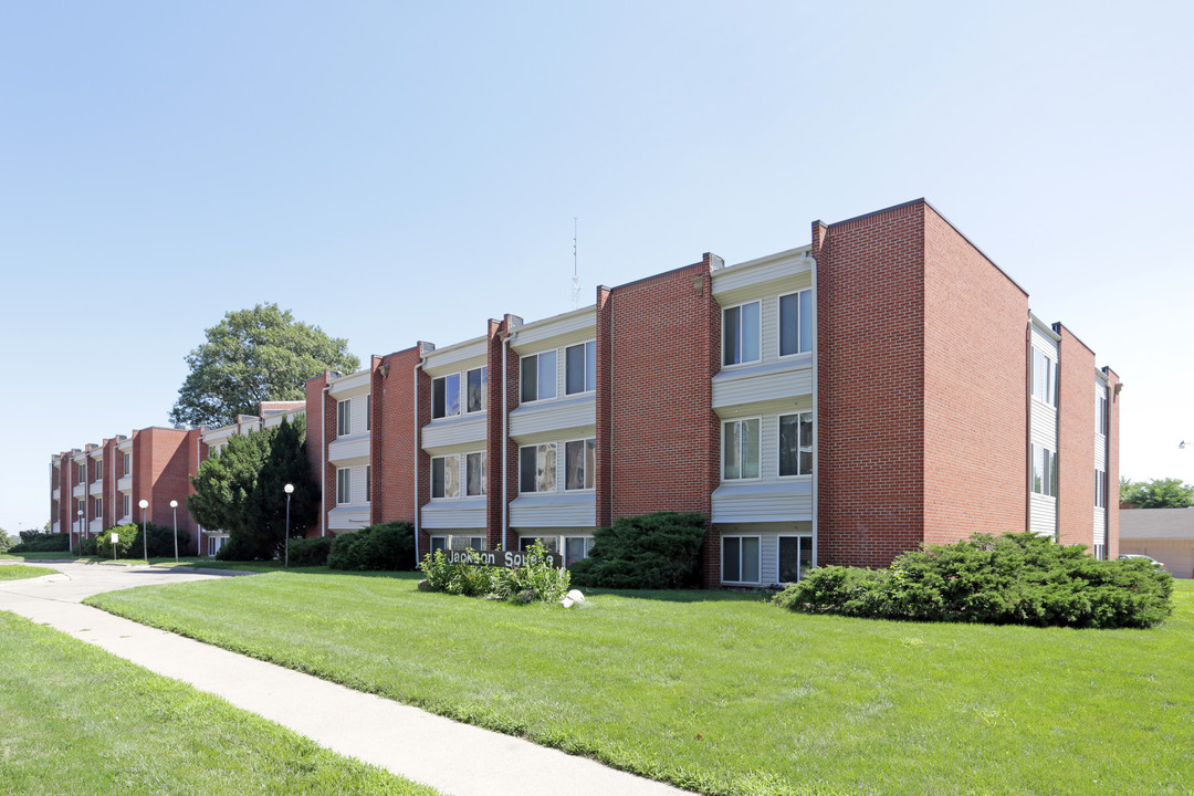 Jackson Square Apartments in Omaha, NE - Building Photo