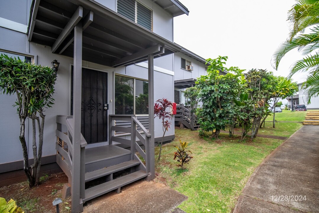 98-1404 Koaheahe St in Pearl City, HI - Building Photo