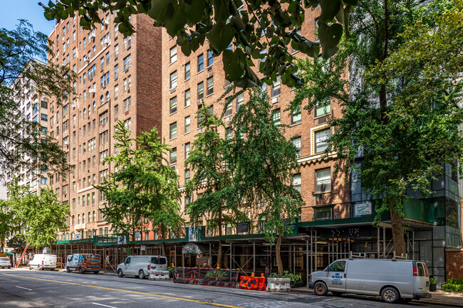 435 E 57th St in New York, NY - Foto de edificio - Building Photo