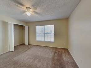 11102 River Grove Dr in Orlando, FL - Building Photo - Building Photo