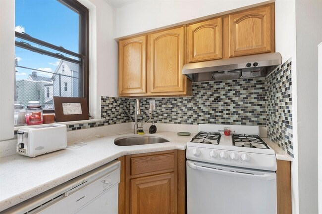 2787 John F. Kennedy Blvd in Jersey City, NJ - Building Photo - Building Photo