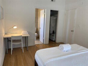 1011 9th St in Miami Beach, FL - Foto de edificio - Building Photo