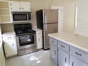 7 Mindoro Cir in Pensacola, FL - Building Photo - Building Photo