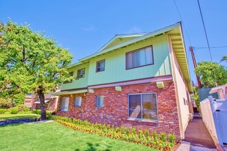 211 E Fairview Ave in Glendale, CA - Building Photo - Building Photo
