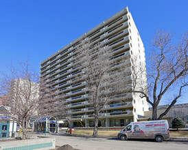 Le Jardin in Edmonton, AB - Building Photo - Building Photo