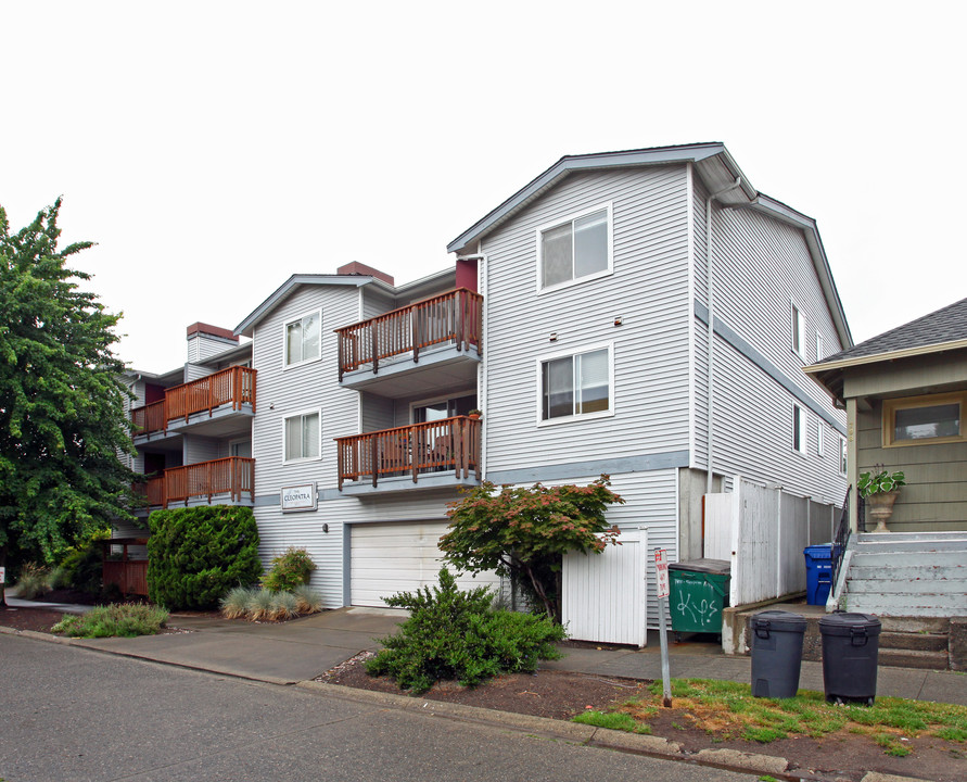 Cleopatra Apartments in Seattle, WA - Foto de edificio