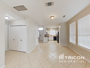 21147 Sprouse Cir in Humble, TX - Foto de edificio - Building Photo