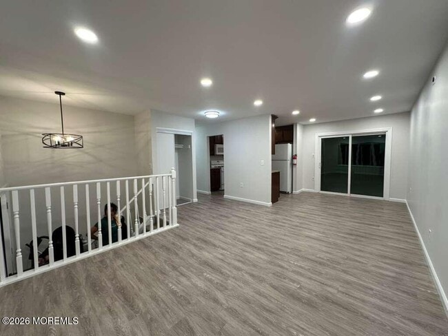 24 Cedar Hill Ln in Toms River, NJ - Foto de edificio - Building Photo