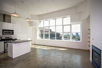 1036-155 Dalhousie St in Toronto, ON - Building Photo - Building Photo