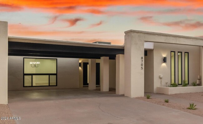 8705 E Monterosa Ave in Scottsdale, AZ - Building Photo - Building Photo