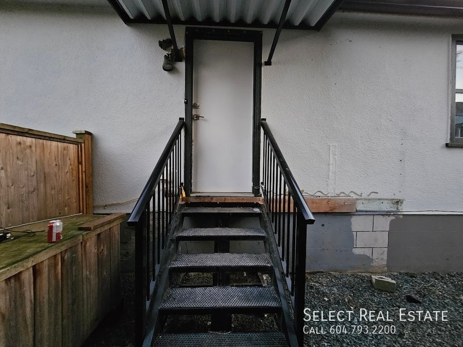 45723 Lewis Ave in Chilliwack, BC - Building Photo