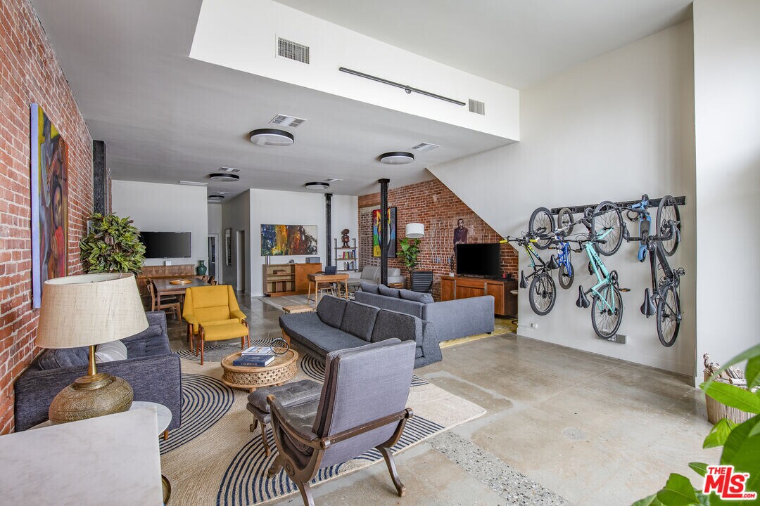 179 Culver Blvd in Los Angeles, CA - Building Photo