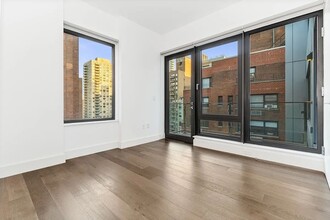 227 Lexington Ave in New York, NY - Building Photo - Building Photo