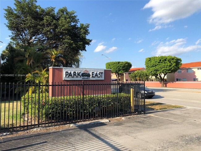 40 NW 87th Ave in Miami, FL - Building Photo - Building Photo