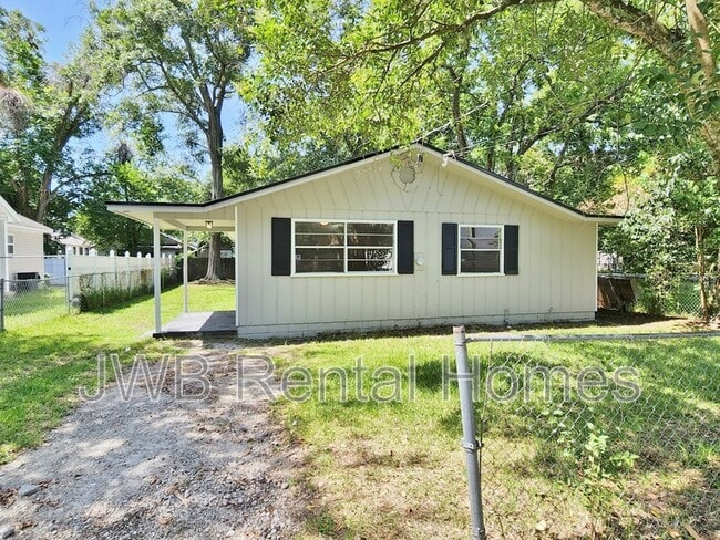 property at 3152 Thomas St