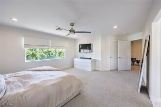 5404 Avent Ferry St in Las Vegas, NV - Building Photo - Building Photo