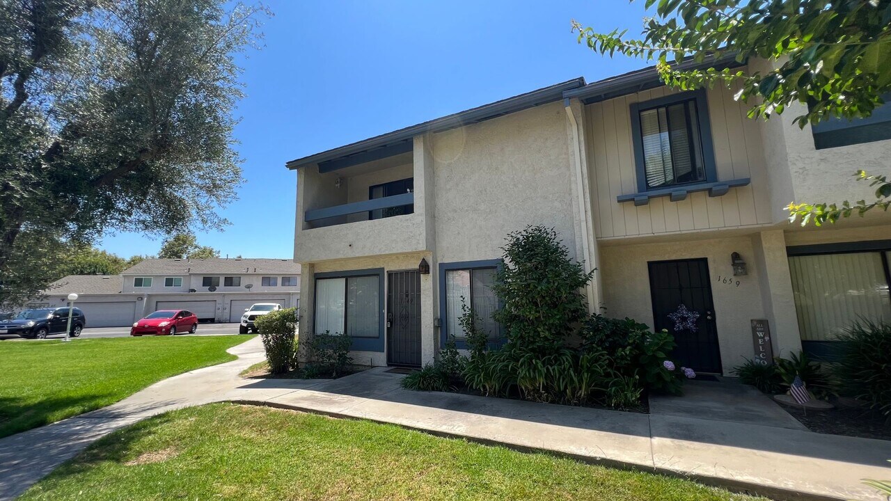 1649 Norwood Ct in Brea, CA - Building Photo