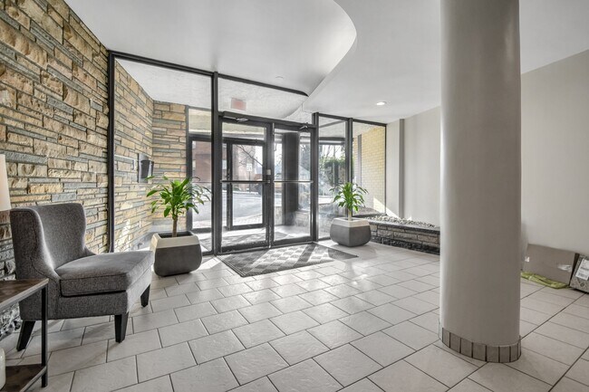 3901 Tunlaw Rd NW in Washington, DC - Building Photo - Building Photo