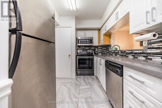 5 Everson Dr in Toronto, ON - Building Photo - Building Photo