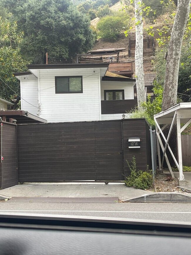 1216 N Beverly Glen Blvd in Los Angeles, CA - Building Photo - Building Photo