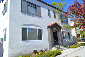 Obispo Avenue Apartments in Long Beach, CA - Foto de edificio - Building Photo