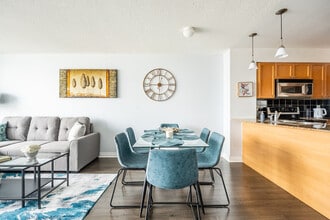 18 Yonge St in Toronto, ON - Building Photo - Building Photo