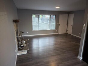 3550-3554-3554 SW Beaverton Hillsdale Hwy in Portland, OR - Building Photo - Building Photo