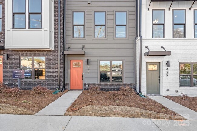 425 Blairhill Rd in Charlotte, NC - Building Photo - Building Photo