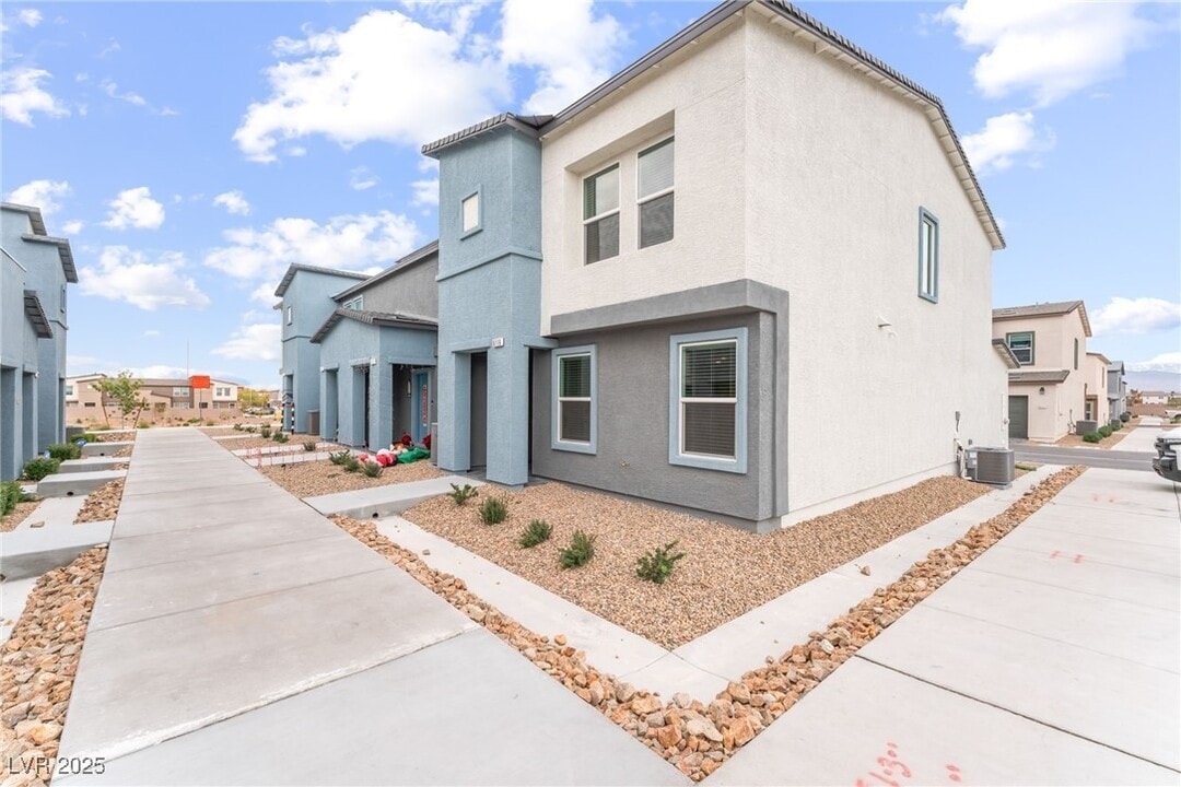 6116 Aster Gdn St in North Las Vegas, NV - Building Photo
