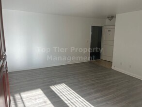 4860 Rolando Ct in San Diego, CA - Building Photo - Building Photo
