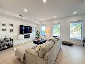 231 Maverick St in Boston, MA - Building Photo