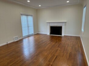 185 Eucalyptus Dr in San Francisco, CA - Building Photo - Building Photo