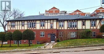 65 Old Mill Rd in Toronto, ON - Building Photo