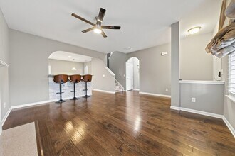 1300 Riverbirch Way in Nashville, TN - Foto de edificio - Building Photo