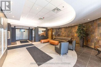890-890 Sheppard Ave W in Toronto, ON - Building Photo - Building Photo