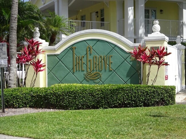 2660 NE 8th Ave, Unit 208 in Wilton Manors, FL - Foto de edificio - Building Photo