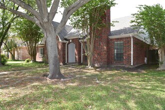 12134 Ella Lee Ln in Houston, TX - Building Photo - Building Photo