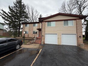 5033 W 82nd Ct in Crown Point, IN - Building Photo - Building Photo