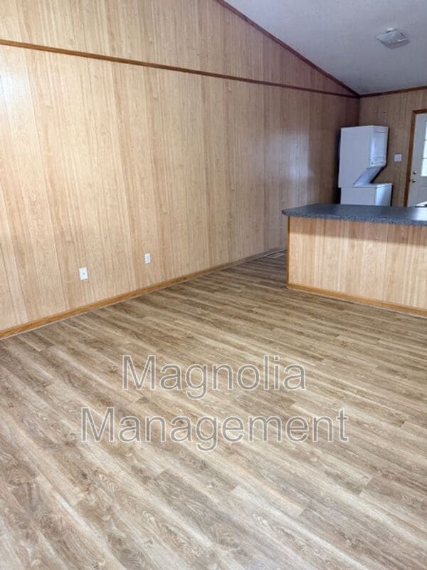 1105 Alexander Ave in Henderson, NC - Foto de edificio - Building Photo