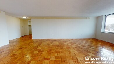 82 Monmouth St, Unit 2 in Brookline, MA - Building Photo - Building Photo