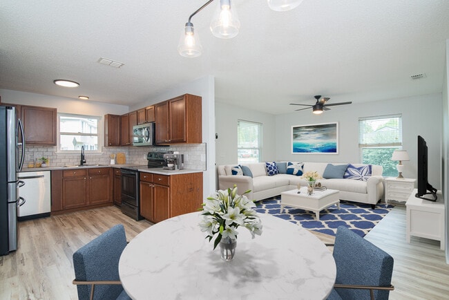 1101 Scheidel Ct in Atlantic Beach, FL - Building Photo - Building Photo