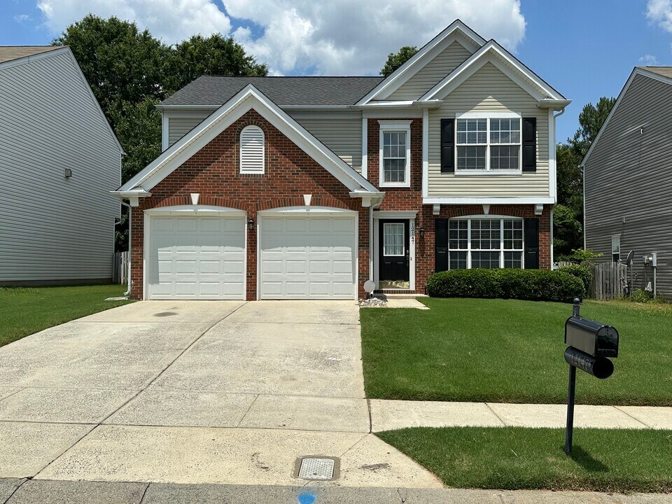 12147 Bobhouse Dr in Charlotte, NC - Building Photo