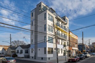 2 Brighton 10th Ln in Brooklyn, NY - Building Photo