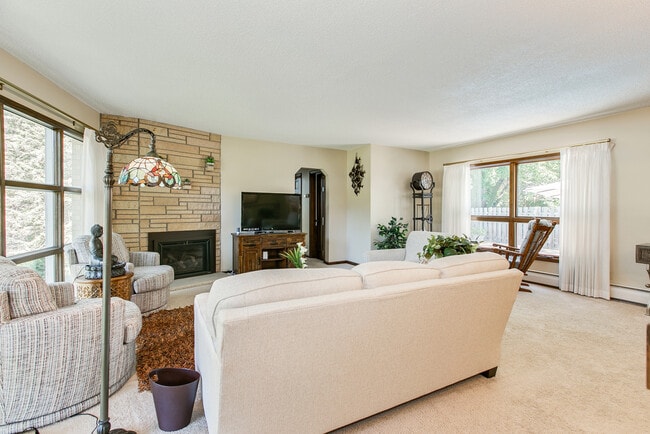 3300 Lee Ave N in Minneapolis, MN - Building Photo - Building Photo