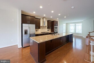 20769 Duxbury Terrace in Ashburn, VA - Building Photo - Building Photo