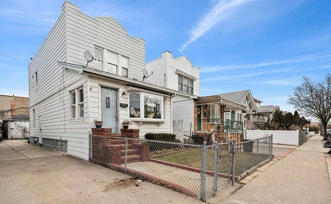 property at 2133 Hendrickson St