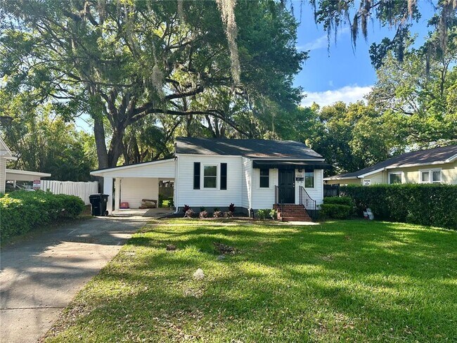 property at 1914 Hillcrest St
